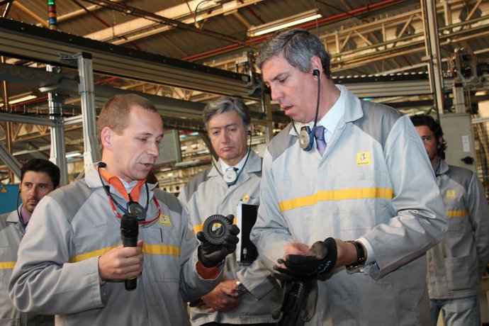 Visita De Jose Vicente De Los Mozos A La Planta De Renault Sevilla