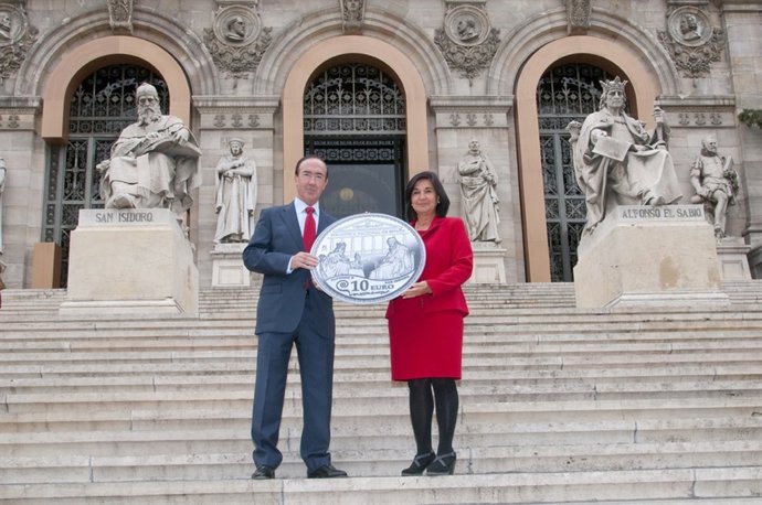 Moneda Conmemorativa Del Tricentenario De La BNE