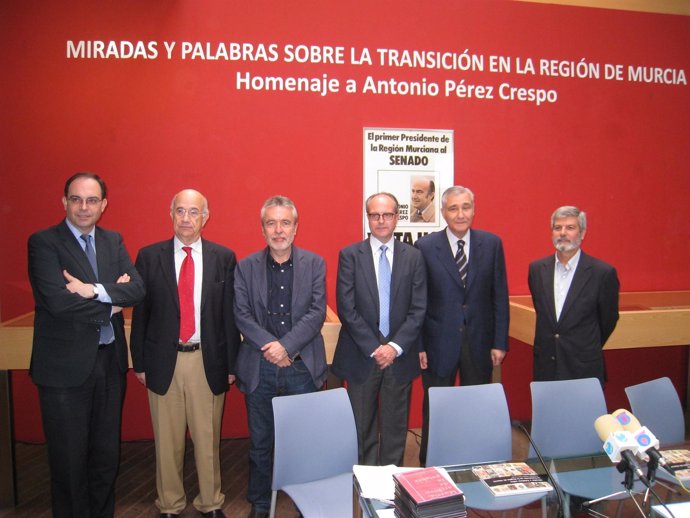 Inauguración De La Exposición Homenaje A Antonio Pérez Crespo