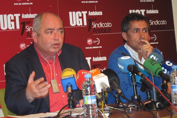 El Secretario Regional De UGT, Manuel Pastrana, Y El Onubense, Jorge Puente.