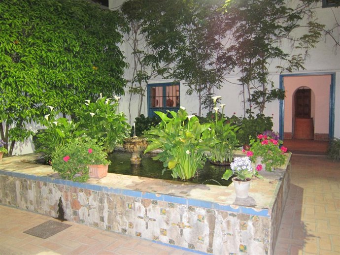 Uno De Los Patios Del Palacio De Viana, En Córdoba