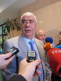 Alonso, sin objeciones a perder la Consejería de Turismo si PSOE-A e IULV-CA lo acuerdan así