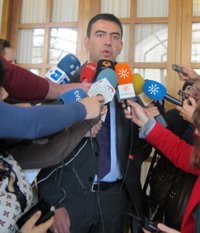 PSOE-A afirma que PP-A se ha "salido" del Estatuto de Autonomía tras el rechazo de Arenas al 17,8% de inversión