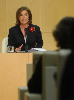 Botella En La Rueda De Prensa Celebrada Tras La Junta De Gobierno 