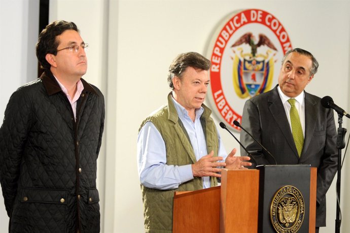 Juan Manuel Santos Con Federico Rejinfo Y Juan Mesa Zuleta.