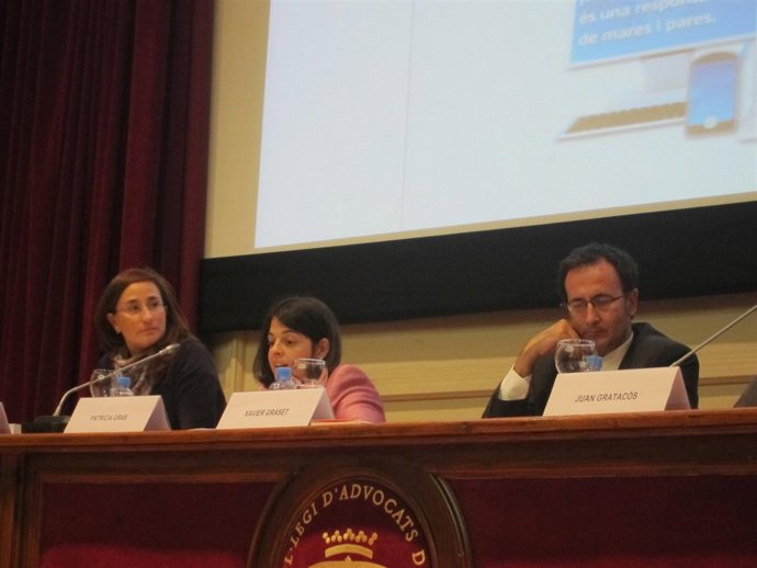 Debate En El ICAB: 'El Efecto Pantalla, ¿Hijos Comunicados O Aislados?'