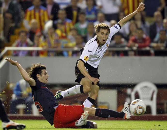 El Jugador Del Valencia Canales En El Momento De La Lesión