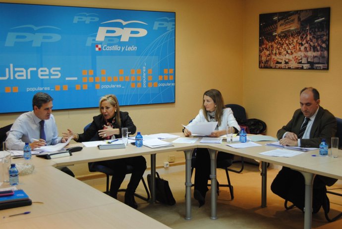 Imagen De Los Integrantes De La Ponencia De Política General