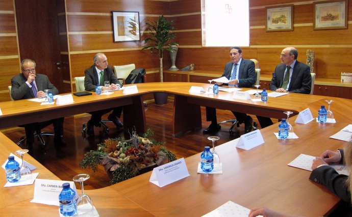 Reunión De Los Consejeros De Sanidad De Cyl Y País Vasco Y La Fundación Signo