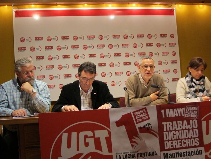 Ángel Hernández Y Agustín Prieto, En El Centro