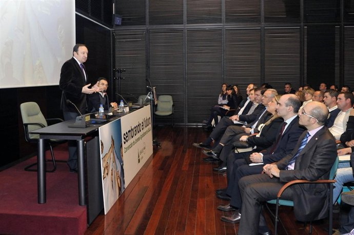 Pedro Sanz Interviene En La Convención De Jóvenes Agricultores
