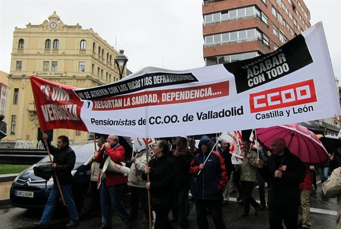 Manifestación De Jubilados En El Centro De Valladolid