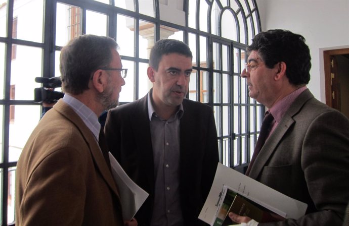 Diego Valderas, Mario Jiménez Y Manuel Gracia, Hoy Tras La Junta De Portavoces