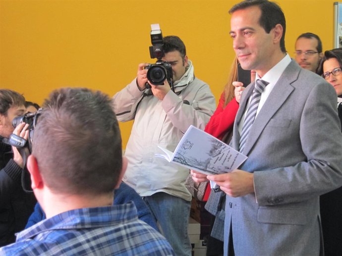 Salvador Victoria, Consejero De Asuntos Sociales De La Comunidad De Madrid