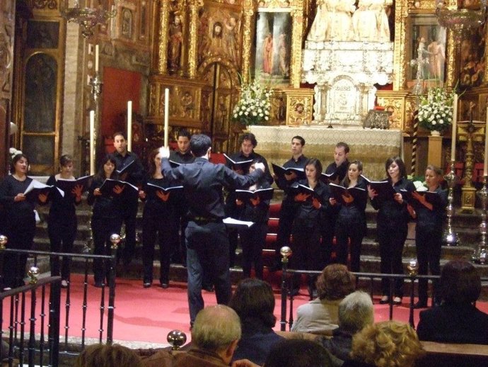 El Coro Maese Rodrigo De La US