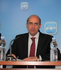 El presidente del PP de Salamanca reconoce que sentirá "cabreo" si salen más papeles del Centro de la Memoria