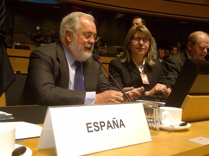 La Conselleira Do Medio Rural E Do Mar Junto Al Ministro Cañete