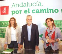Griñán garantiza un Gobierno "solvente, cohesionado y sin cuotas" donde PSOE-A e IU buscarán los mismos objetivos