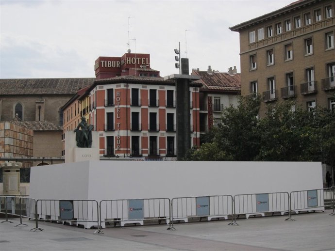 Muro Para Graffitis En La Plaza Del Pilar