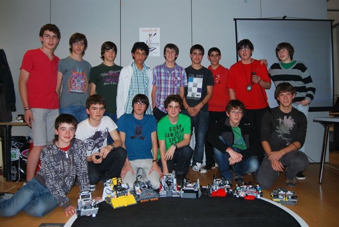 Competición De Robótica De Sumo Con Piezas De Lego.