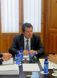 Císcar rechaza que vaya a haber reestructuración de plantillas sanitarias y dice que el personal seguirá como ahora