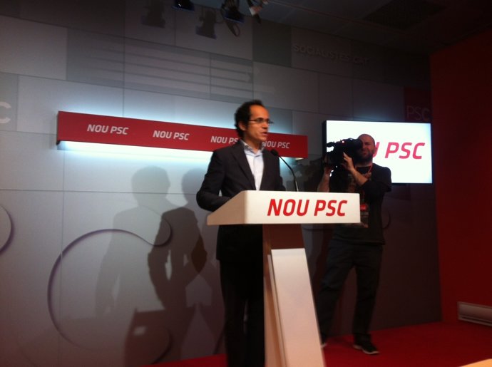 Francesc Vallés (PSC) En Rueda De Prensa
