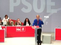 Ibarra acusa al PP de "dejar morir a las autonomías" siguiendo "la consigna de Esperanza Aguirre"