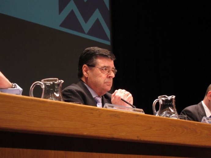 Enrique Ambrosio, Presidente De Caja Cantabria 