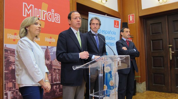 El Alcalde De Santander Y Presidente De La RECI Junto Al Alcalde De Murcia