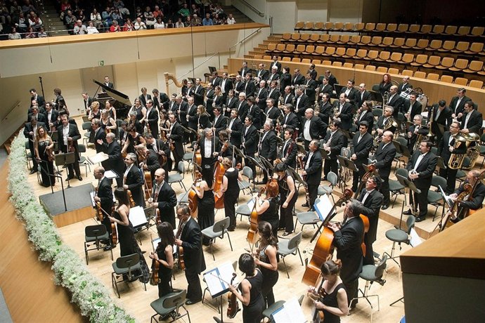 La Orquesta De Valencia Y La Banda Municipal En El Palau De La Música