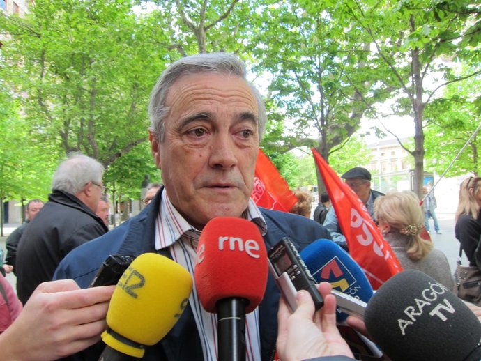 El Portavoz Del Grupo Socialista En Las Cortes, Javier Sada.