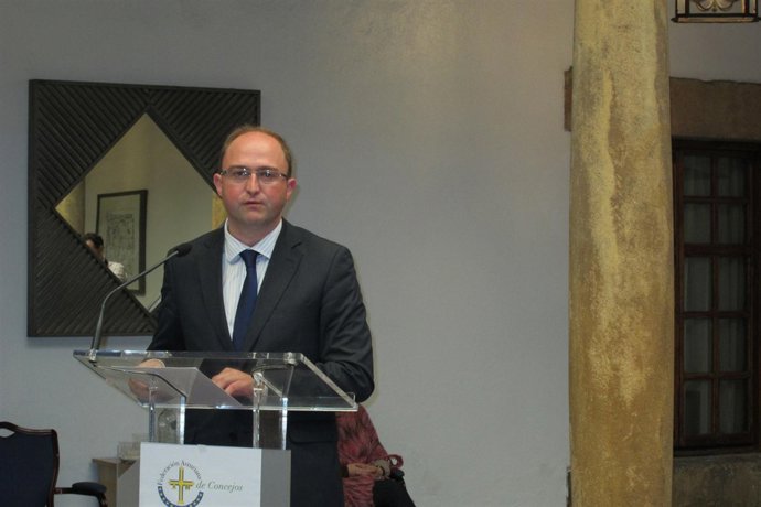 Antonio De Luis Solar