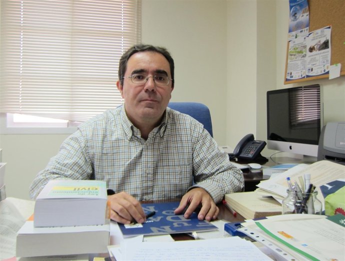 El Candidato A Rector De La UPO Vicente Guzmán