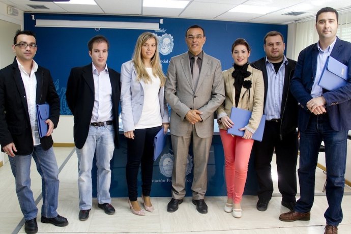 El Presidente De La Diputación, Ignacio Caraballo, Y Los Nuevos Empresarios.