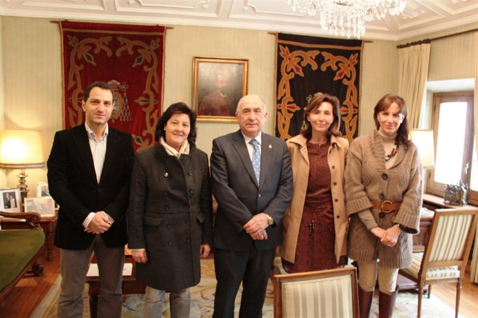 El Rector De La Universidad De Oviedo Se Reune Con Representantes De La AECC