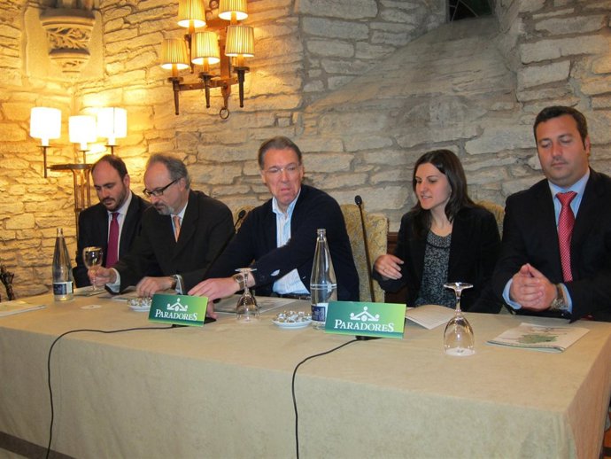 Peña Castiñeira (En El Medio) En La Presentación Del Congreso