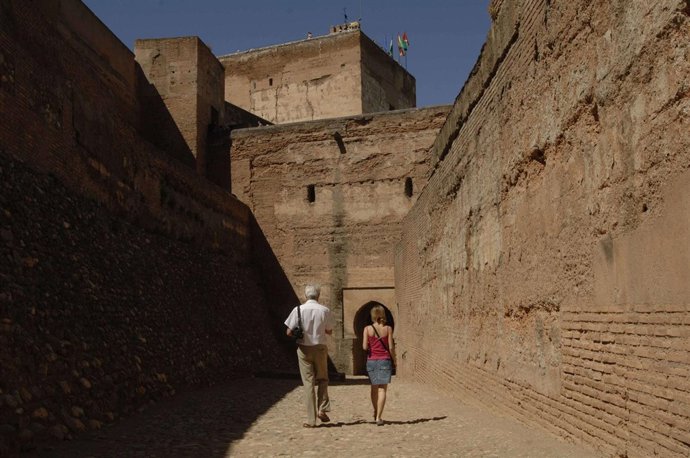 LA ALHAMBRA ABRE AL PUBLICO LA VISITA A LA ALCAZABA,MURALA EXTERIOR QUE RODEA SU