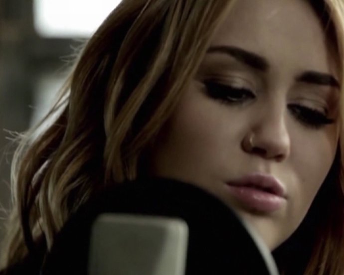 ¿Tiene Miley Cyrus problemas alimenticios?