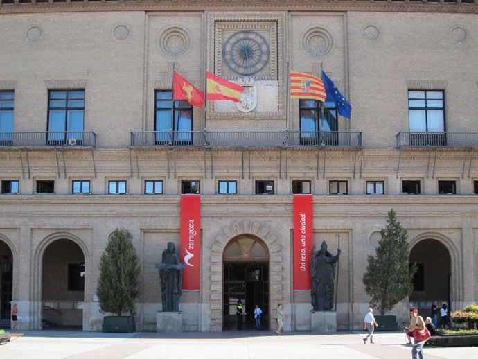 Fachada Del Ayuntamiento Zaragoza 