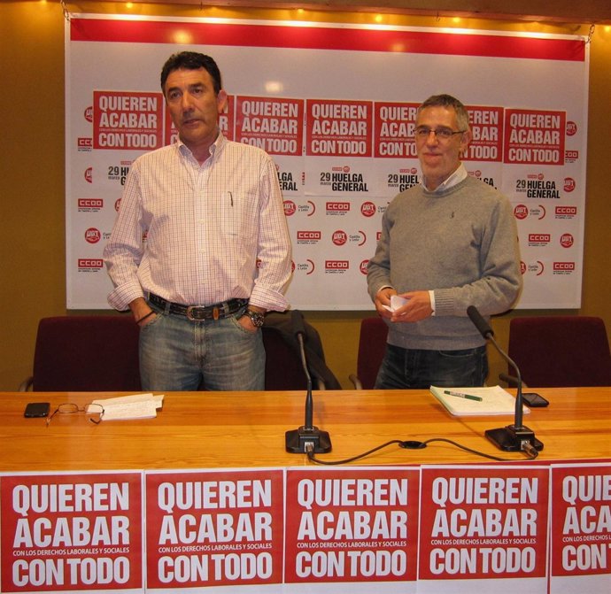 Ángel Hernández Y Agustín Prieto, En Rueda De Prensa