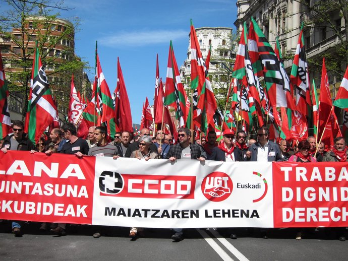 CC.OO. Y UGT Recorren Bilbao En El Primero De Mayo