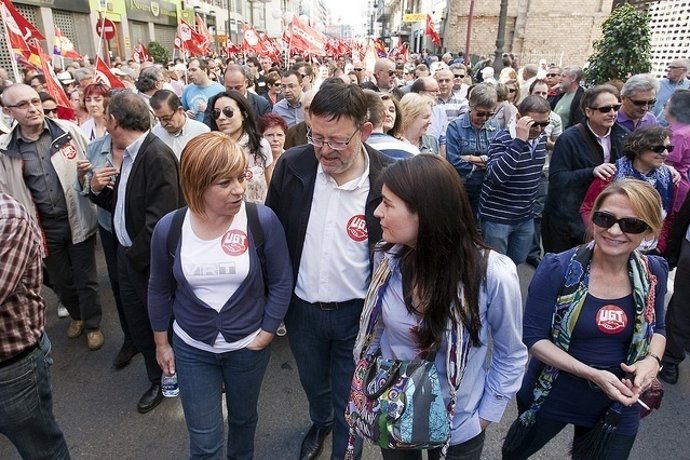 Valenciano Y Puig En La Manifestación De Valencia