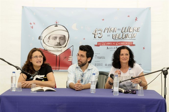 Presentación De 'Voces Democratistas' En La Fira Del Llibre