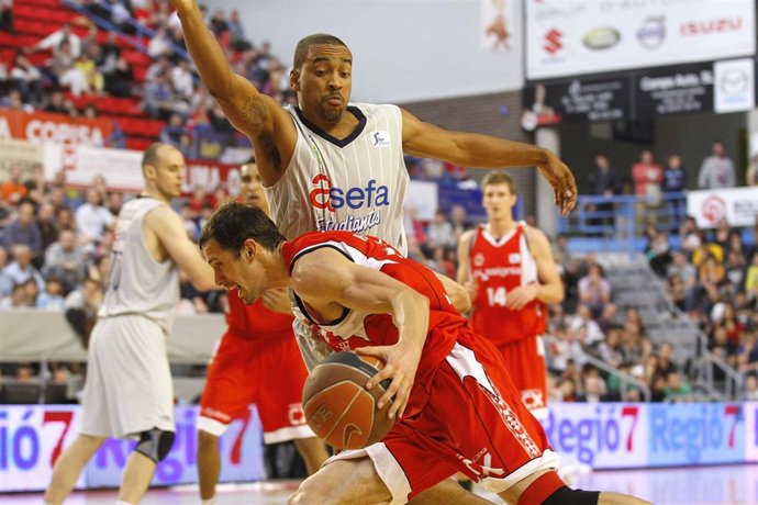 Louis Bullock (Asefa Estudiantes) Ante Assignia Manresa 