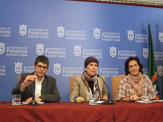 Los Concejales De Nabai Aritz Romeo, Uxue Barkos E Itziar Gómez.