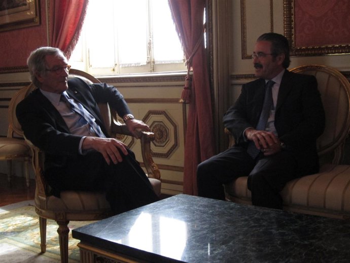El Alcalde De Barcelona, Xavier Trias, Y Kim Faura (Telefónica Catalunya)
