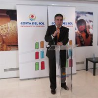 Bendodo confía en que los alcaldes de Málaga y Torremolinos alcancen "pronto" un acuerdo sobre la deuda