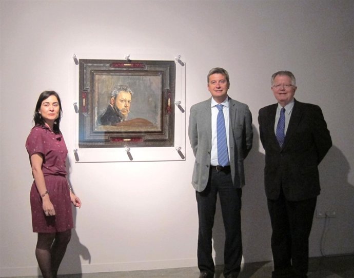  Isabel Muñoz, Rafael Ripoll Y Felipe Garín Junto Al Autorretrato De Sorolla