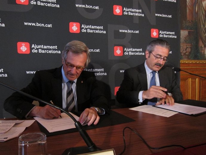 X.Trias Y K.Faura, En La Firma De Un Acuerdo