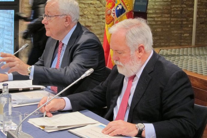 José Ángel Biel Y Miguel Arias Cañete En Las Cortes De Aragón